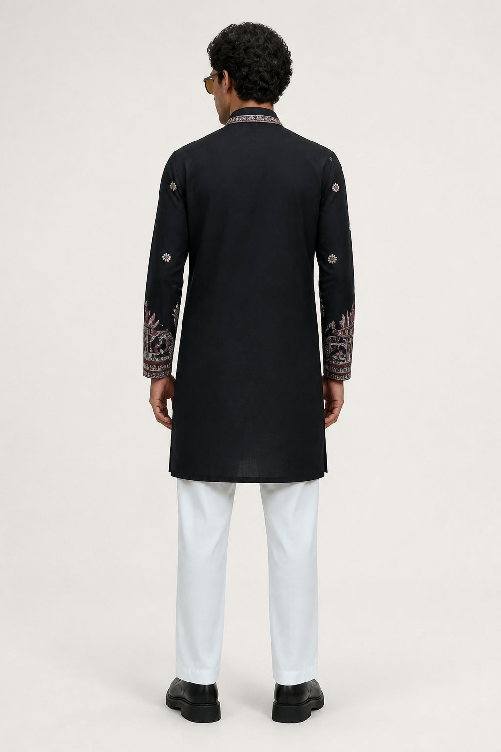 Noir Heritage Embroidered Kurta With Stole