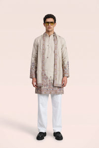 PSTL CLO Mehfil Ivory Kurta With Stole - full length styled look